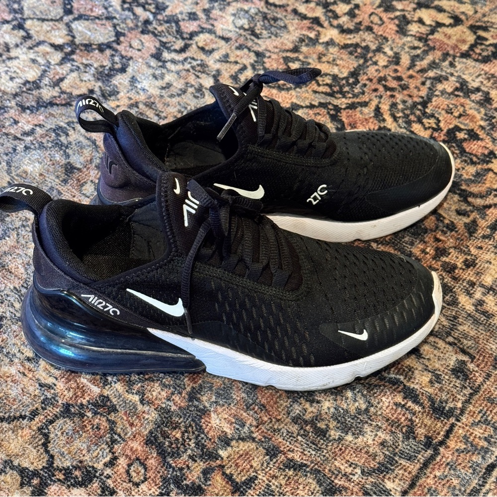 NWOT Nike Air Max 270 Black and White Sneakers